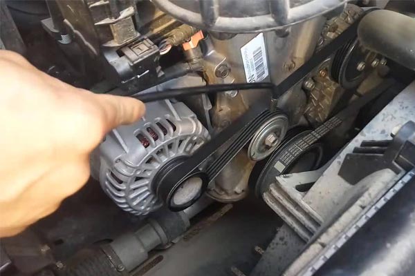 江口转速传感器的工作原理是什么？