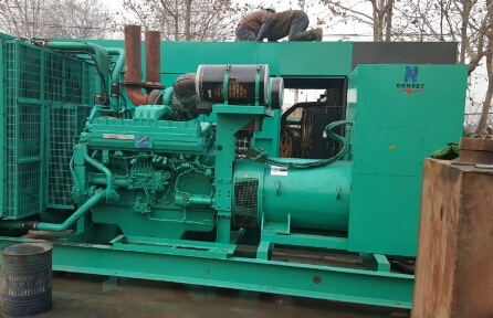 江口发电机组如何判断水冷式机油散热器内部是否需要清洗？