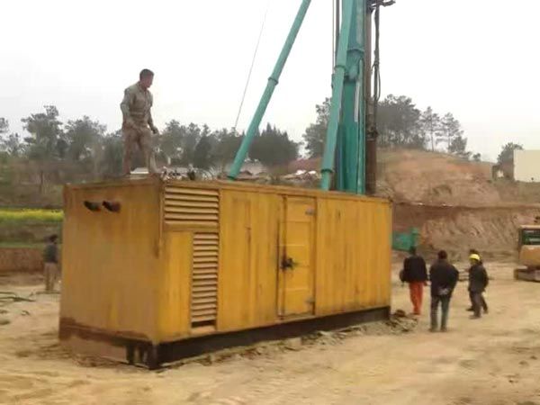 江口如何判断水冷式机油散热器密封件是否需要更换？