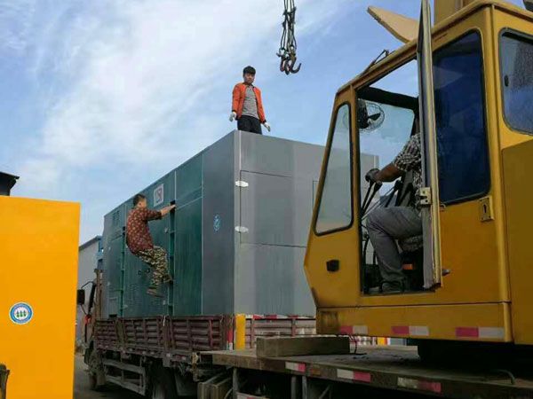 江口更换水冷式机油散热器密封件的操作流程是怎样的？